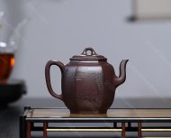 泉眼無聲惜細流，樹蔭照水愛晴柔。