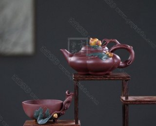 《小圣桃套壺》 《小圣桃套壺》