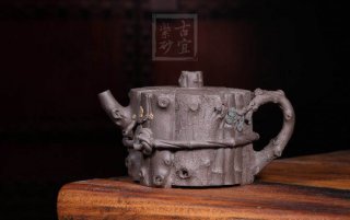 《束柴三友》宜興紫砂壺手工高級工藝美術(shù)師大師收藏級茶壺清灰泥束柴三友 《束柴三友》宜興紫砂壺手工高級工藝美術(shù)師大師收藏級茶壺清灰泥束柴三友