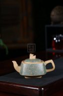《絞泥靈龍》宜興紫砂壺工藝美術師手工茶壺本山綠泥