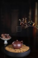 《玉如意》宜興紫砂茶壺工藝美術師底槽青如意
